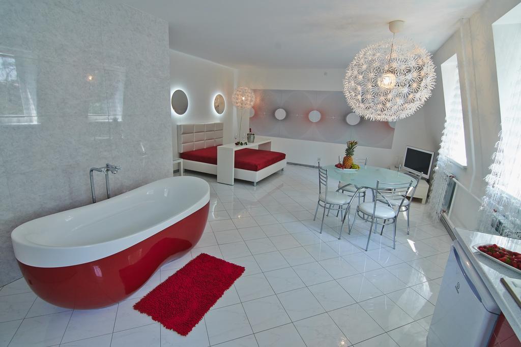 Dragomir Apartments Cherkasy Phòng bức ảnh